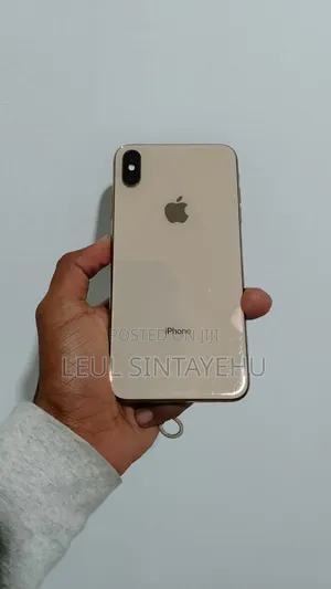 Photo - New Apple iPhone XS 256 GB Gold