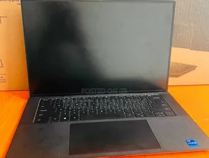 New Laptop Dell Precision 15 3520 16GB Intel Core I7 SSD 512GB