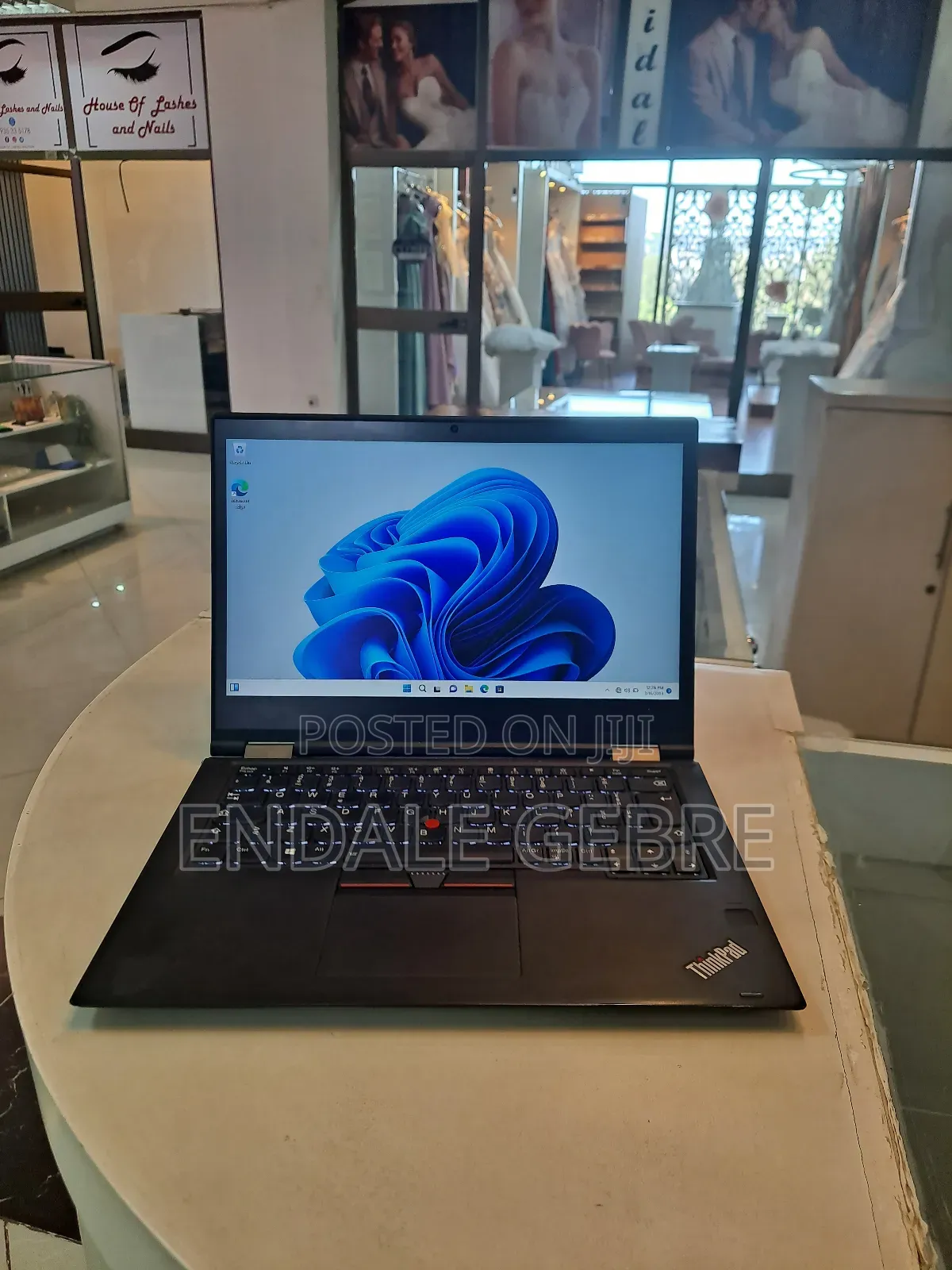 New Laptop Lenovo ThinkPad Yoga 370 8GB Intel Core I5 SSD 512GB