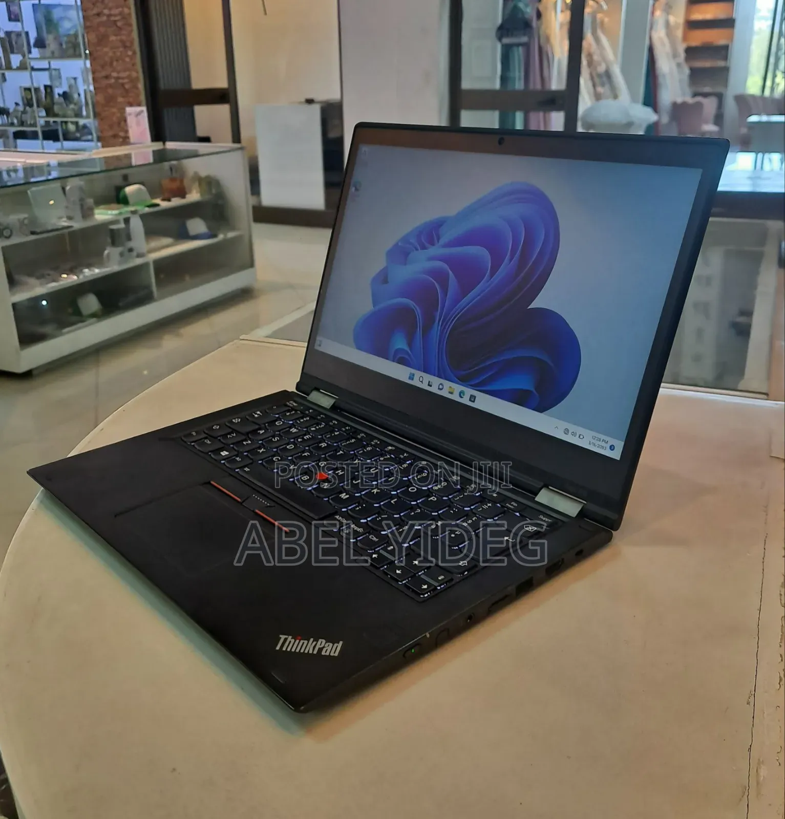 New Laptop Lenovo ThinkPad Yoga 370 8GB Intel Core I5 SSD 512GB