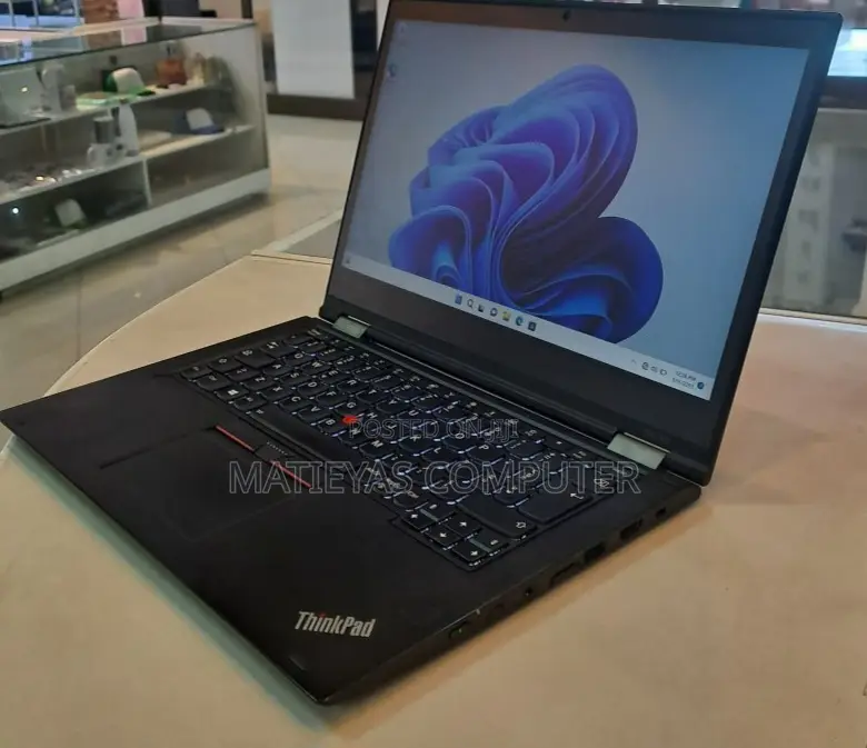 New Laptop Lenovo ThinkPad Yoga 370 8GB Intel Core I5 SSD 512GB