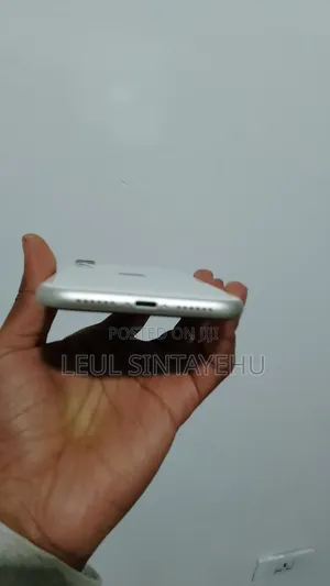 New Apple iPhone 11 128 GB White