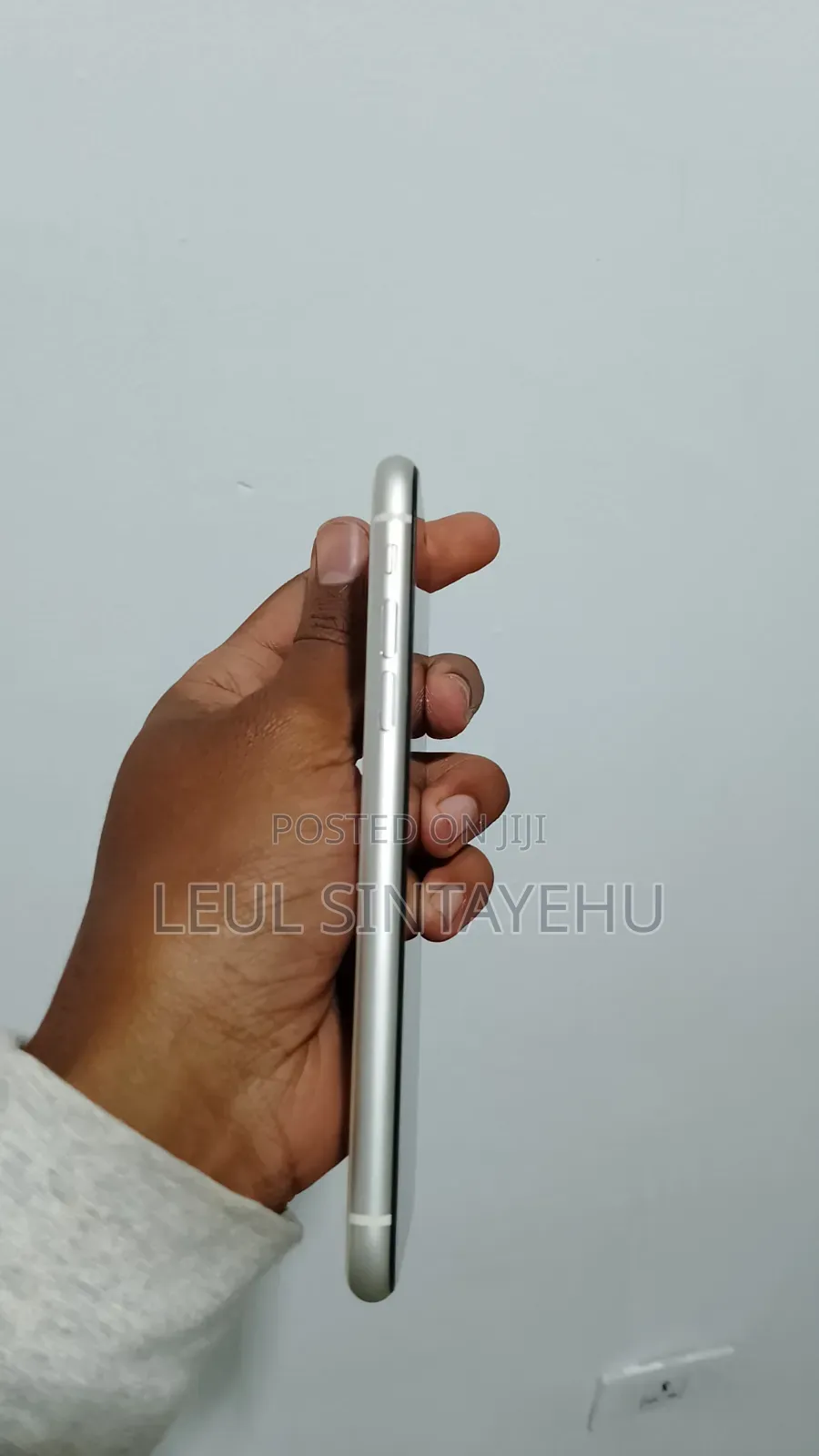 New Apple iPhone 11 128 GB White