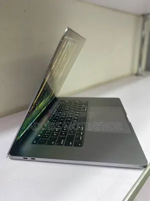 New Laptop Apple MacBook Pro 2019 16GB Intel Core I9 SSD 512GB