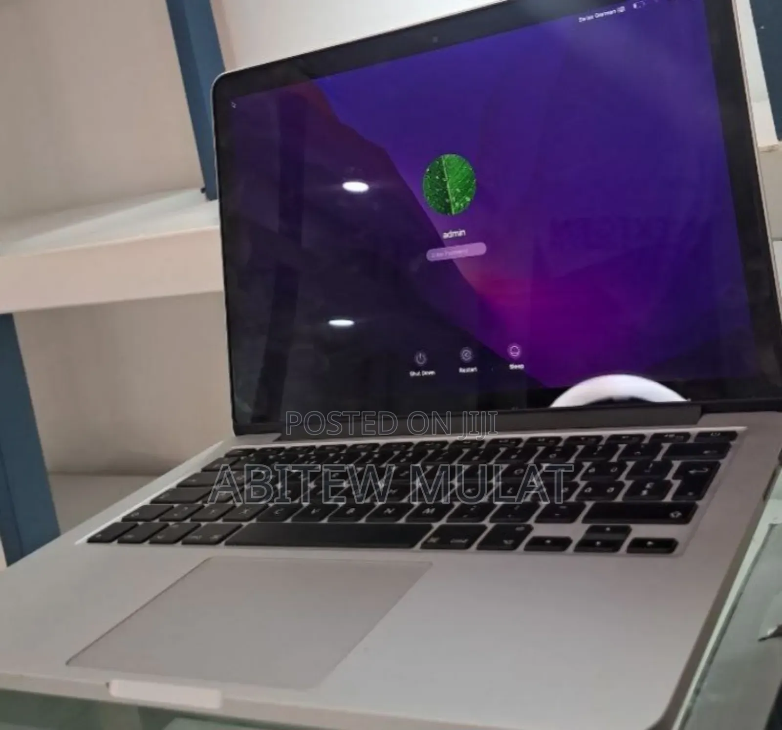 New Laptop Apple MacBook Pro 2017 8GB Intel Core I5 SSD 256GB