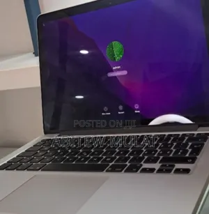 New Laptop Apple MacBook Pro 2017 8GB Intel Core I5 SSD 256GB