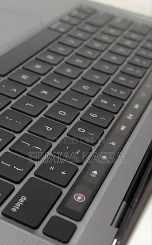 New Laptop Apple MacBook Pro 2020 M1 8GB Apple M1 SSD 256GB