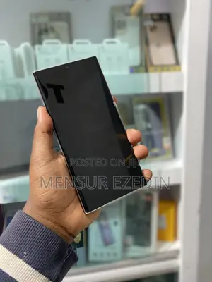 Photo - Samsung Galaxy S22 Ultra 256 GB White