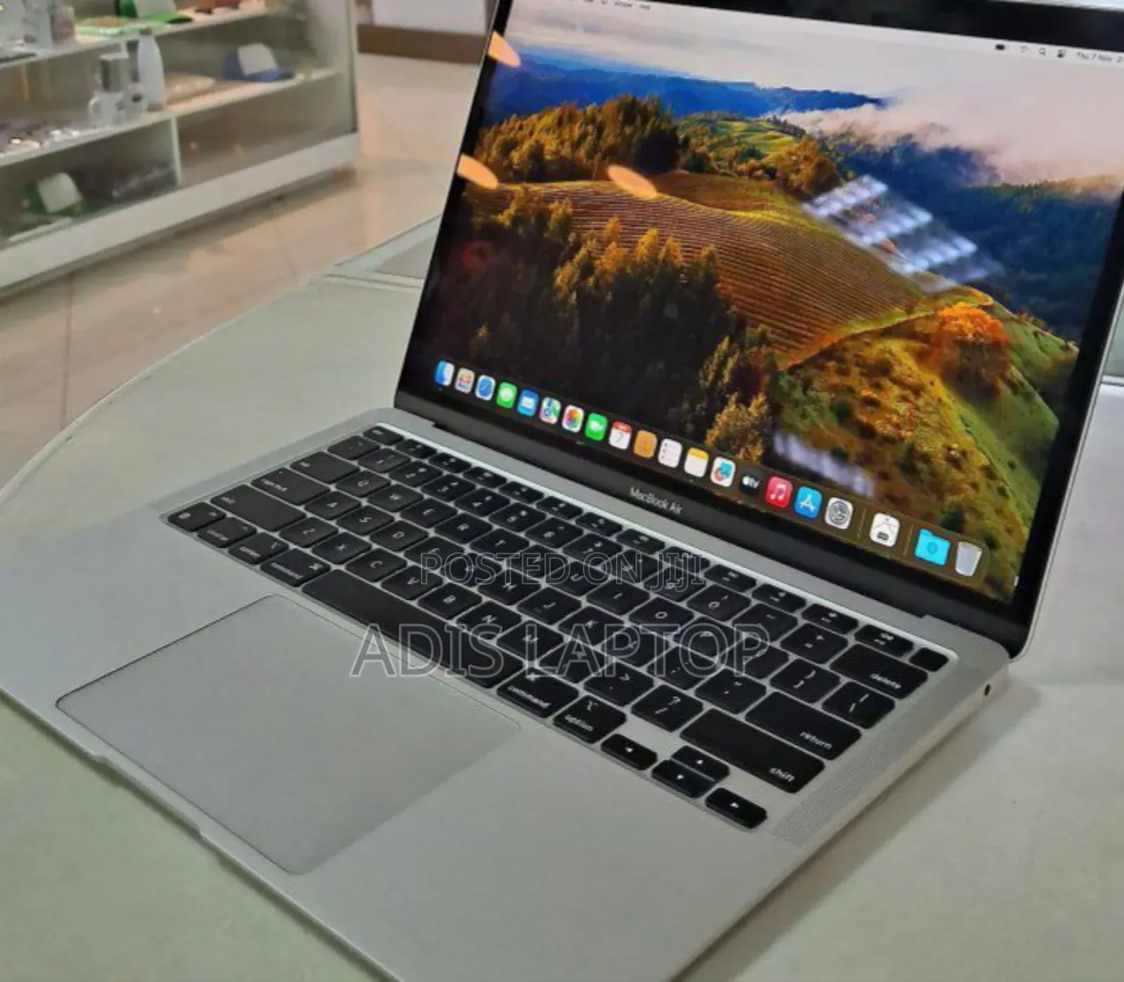 New Laptop Apple MacBook Air 8GB Apple M1 SSD 256GB