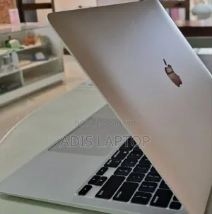 New Laptop Apple MacBook Air 8GB Apple M1 SSD 256GB