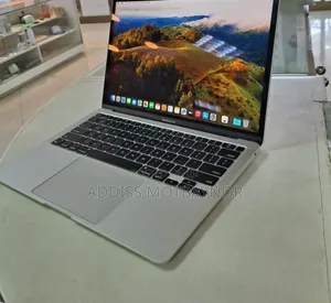 New Laptop Apple MacBook Pro M1 8GB Apple M1 SSD 256GB