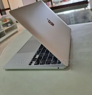 Photo - New Laptop Apple MacBook Pro M1 8GB Apple M1 SSD 256GB