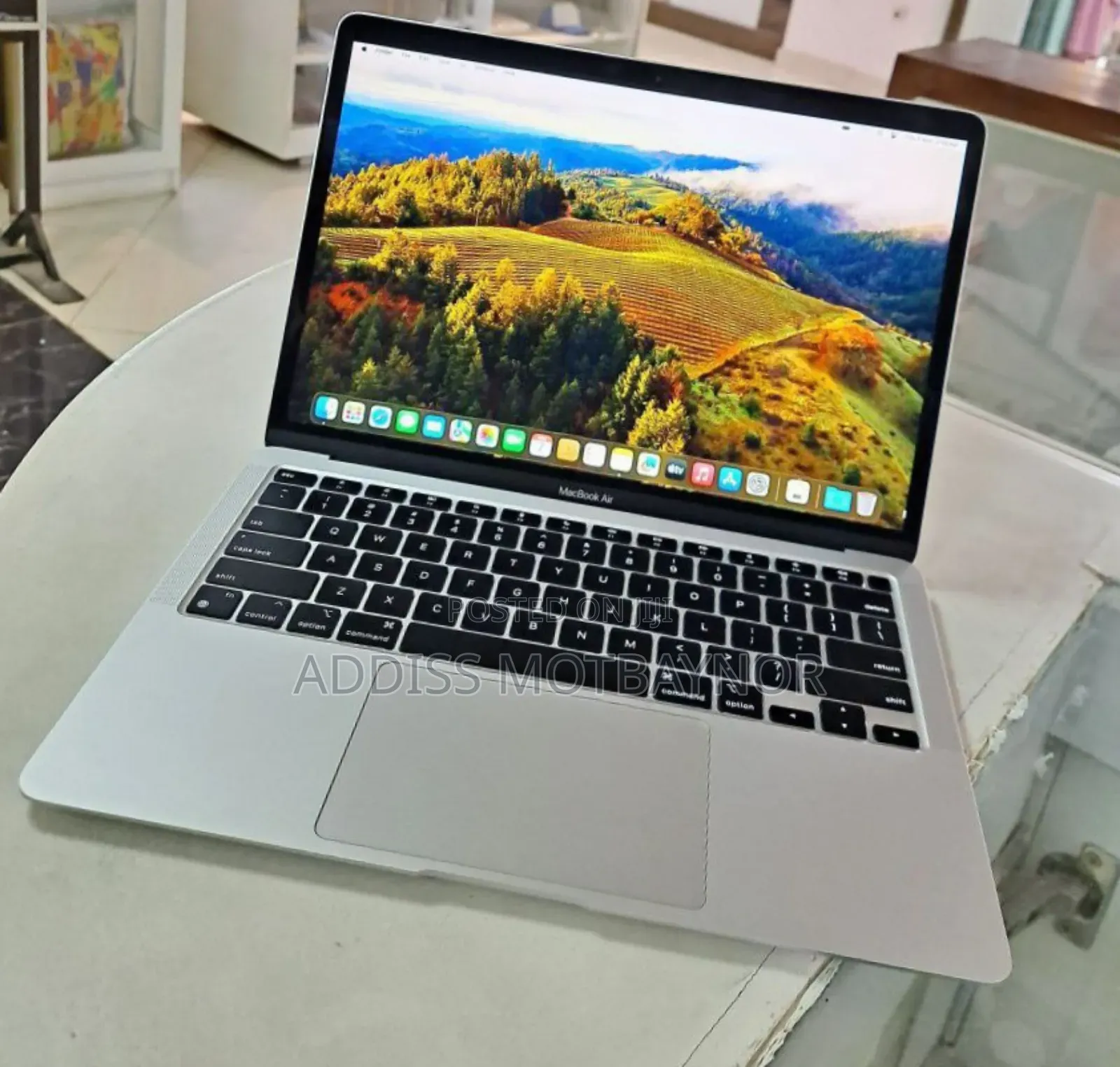 New Laptop Apple MacBook Pro M1 8GB Apple M1 SSD 256GB
