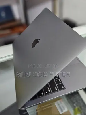 New Laptop Apple MacBook Pro 2019 8GB Intel Core I5 SSD 256GB