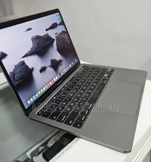 New Laptop Apple MacBook Pro 2019 8GB Intel Core I5 SSD 256GB