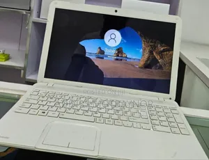 New Laptop Toshiba Satellite C55 4GB Intel Core I5 SSD 500GB