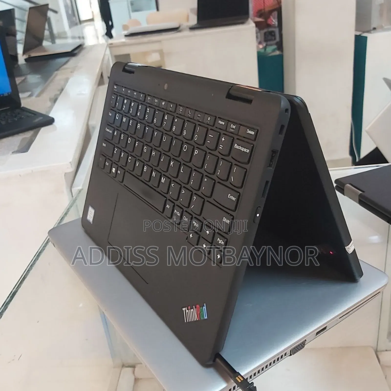 New Laptop Lenovo ThinkPad Yoga 8GB Intel Core I3 SSD 256GB