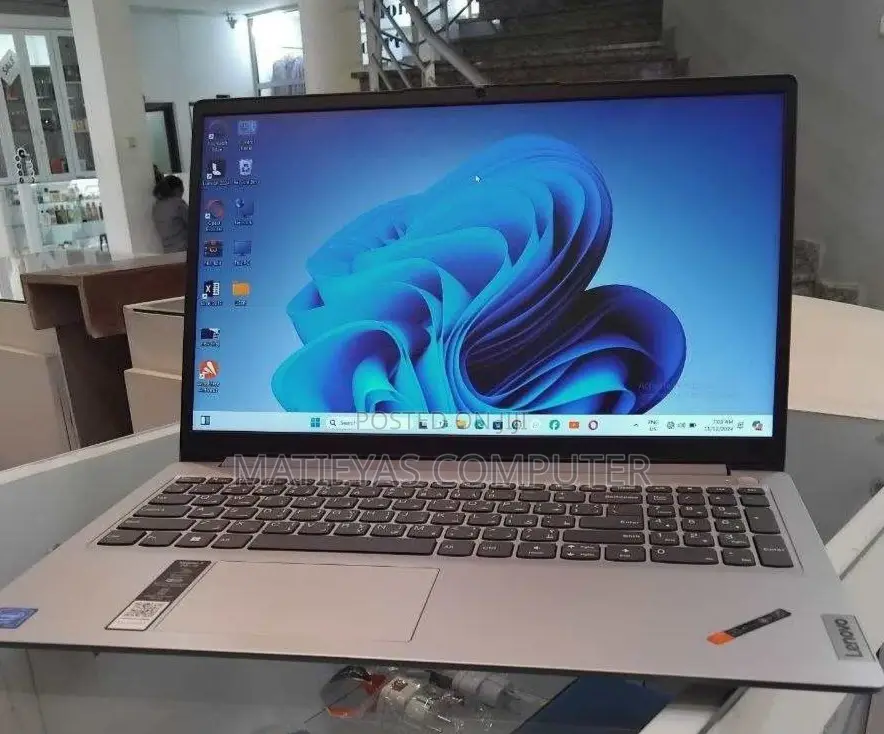 New Laptop Lenovo IdeaPad 1 4GB SSD 256GB