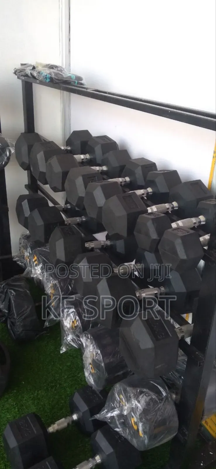 የተለያዩ ዘመናዊ ዳምፔሎችና ባርቤሎች( Dumbbell and Barbell)