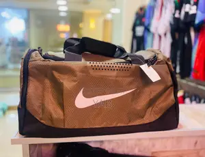 Photo - Nike X Gray Spacious Gym Bag