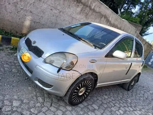 Toyota Vitz 2004 Gray