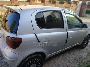 Toyota Vitz 2004 Gray
