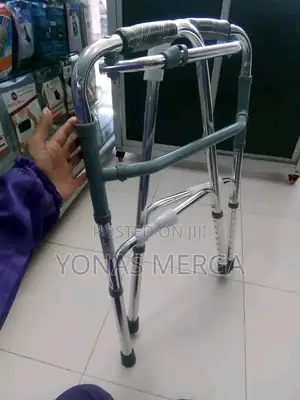 Photo - Adjustable Walker፭~Walkerወከር00supremecare
Color
Silver