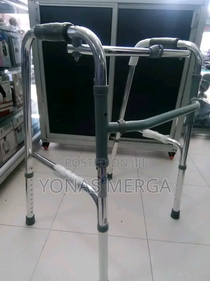 Adjustable Walker፭~Walkerወከር00supremecare
Color
Silver