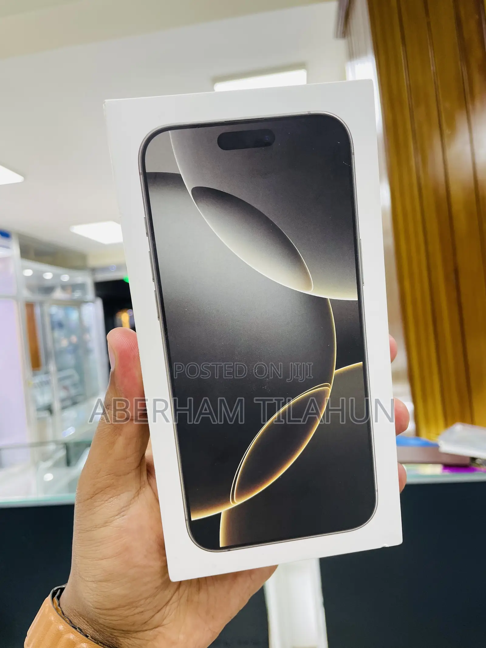 New Apple iPhone 16 Pro Max 256 GB Silver