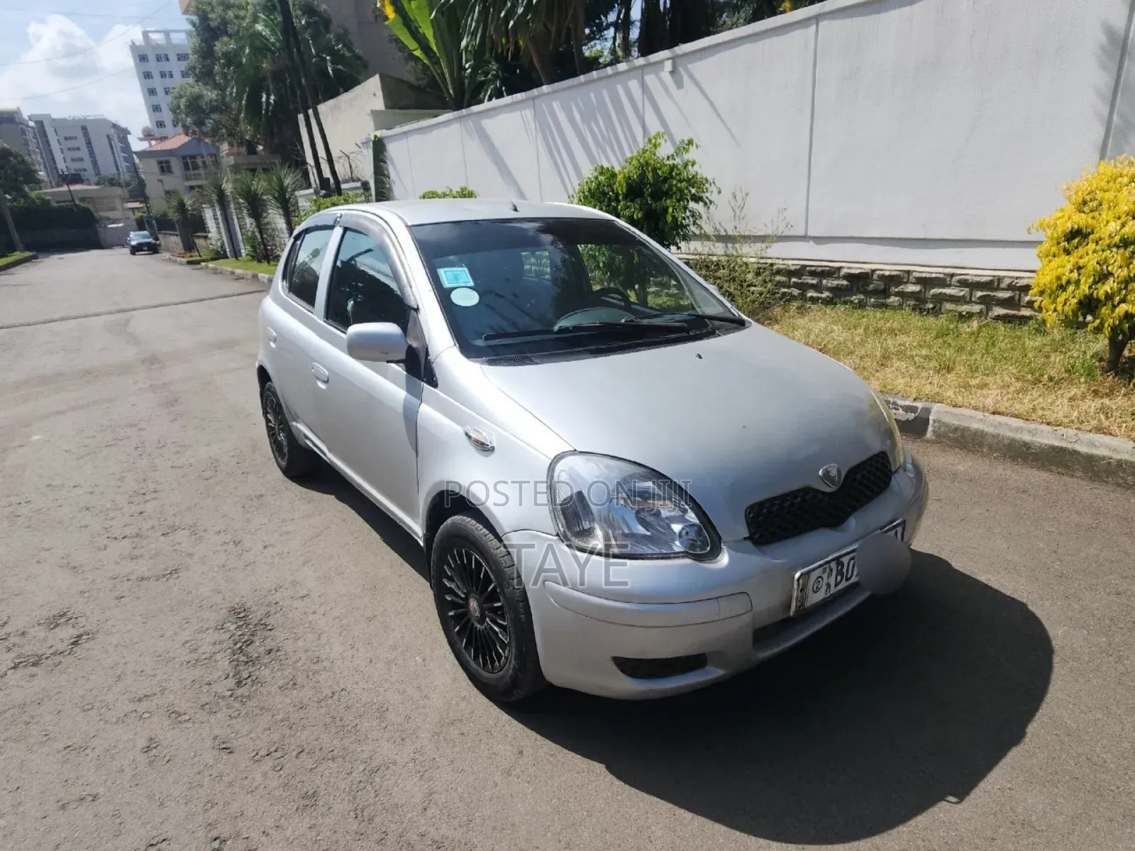 Toyota Vitz 2002 Silver