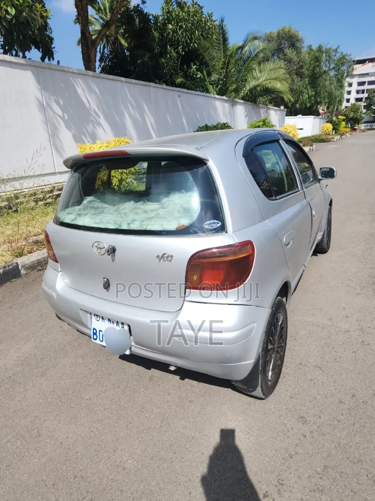 Toyota Vitz 2002 Silver