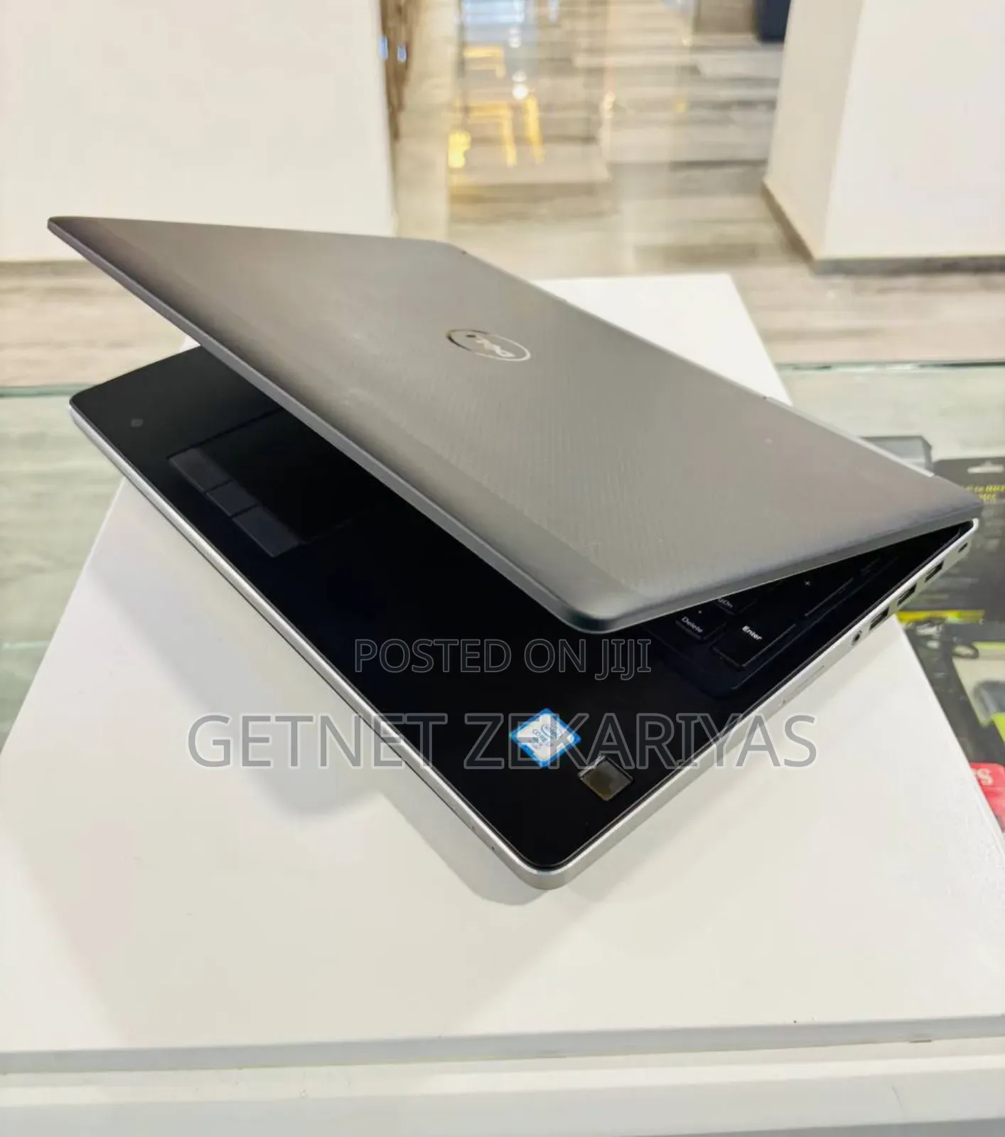 New Laptop Dell Precision 7520 16GB Intel Core I7 SSD 512GB