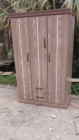 Photo - የልብስ ቁምሳጥን