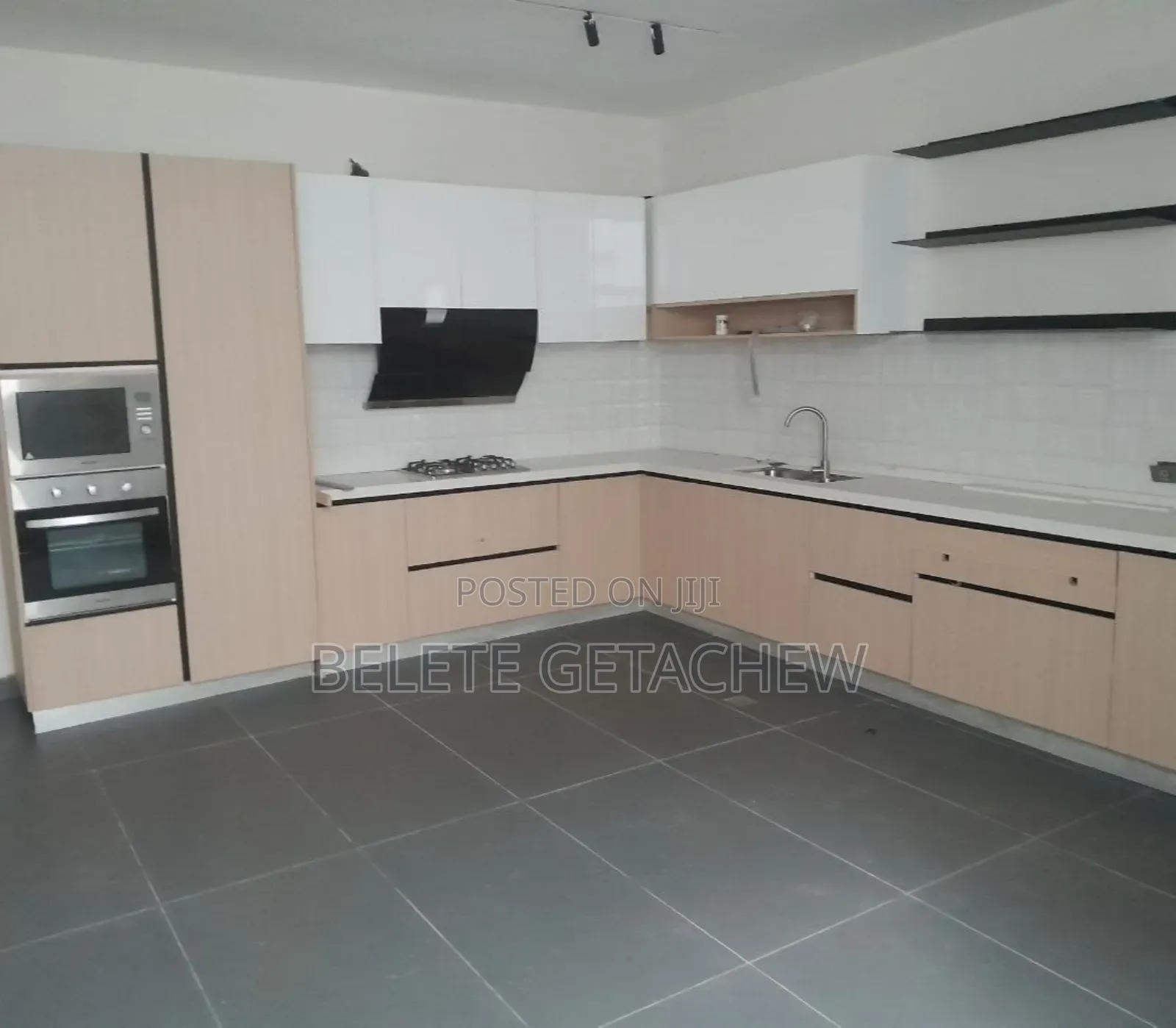 8bdrm House in Semit, G+3 Luxury, Bole for sale