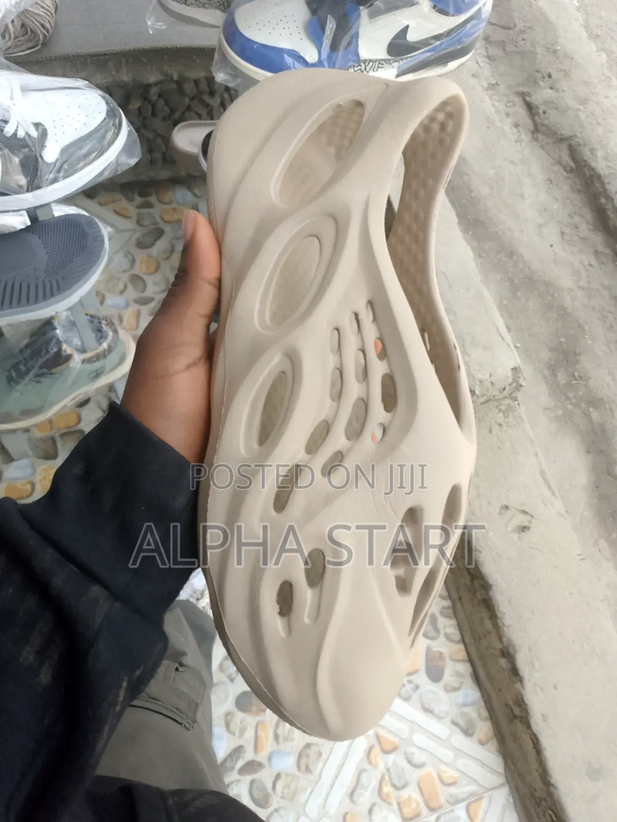 Adidas Yeezy Master Quality Slipper Made in Vietnam