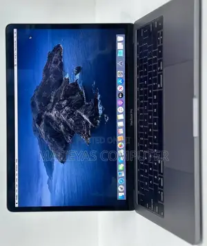 New Laptop Apple MacBook Pro 2019 8GB Intel Core I5 SSD 256GB