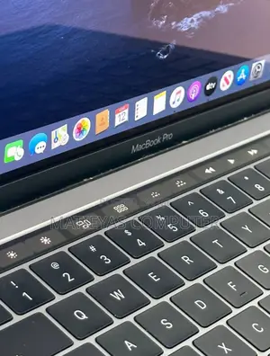 New Laptop Apple MacBook Pro 2019 8GB Intel Core I5 SSD 256GB