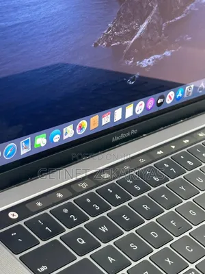 New Laptop Apple MacBook Pro 2019 8GB Intel Core I5 SSD 256GB