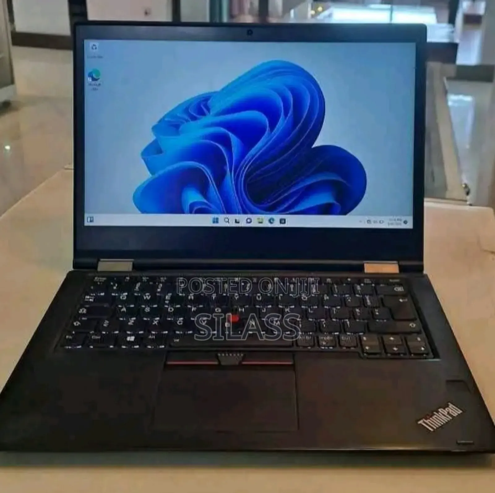 New Laptop Lenovo ThinkPad Yoga 370 8GB Intel Core I7 SSD 512GB