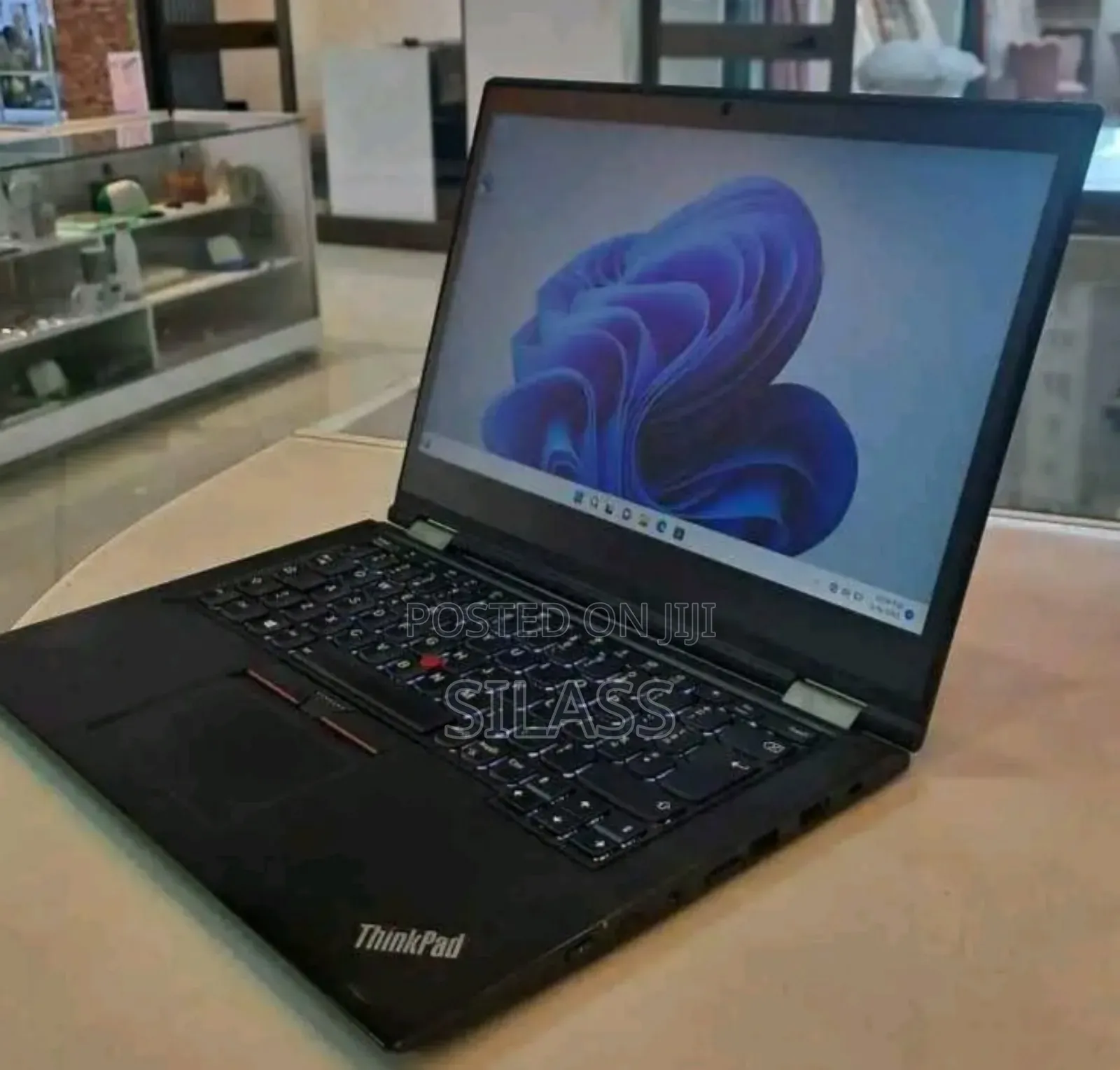 New Laptop Lenovo ThinkPad Yoga 370 8GB Intel Core I7 SSD 512GB