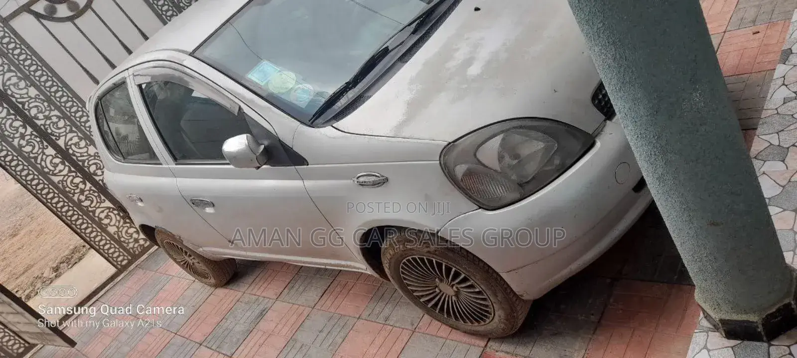 Toyota Vitz 2001 Silver