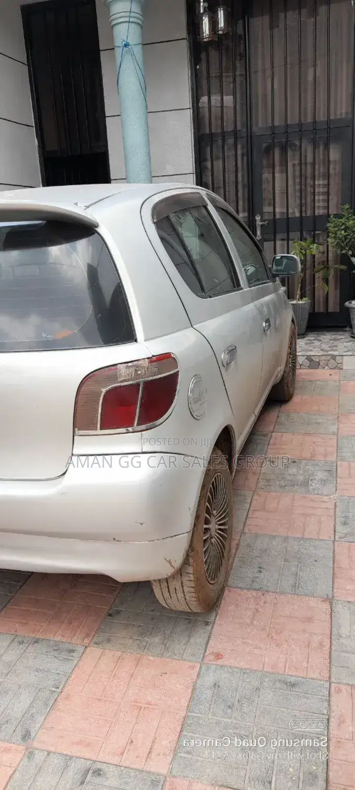 Toyota Vitz 2001 Silver