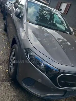 Photo - New Mercedes-Benz EQE 2023 Blue