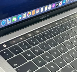 New Laptop Apple MacBook Pro 2019 8GB Intel Core I5 SSD 256GB