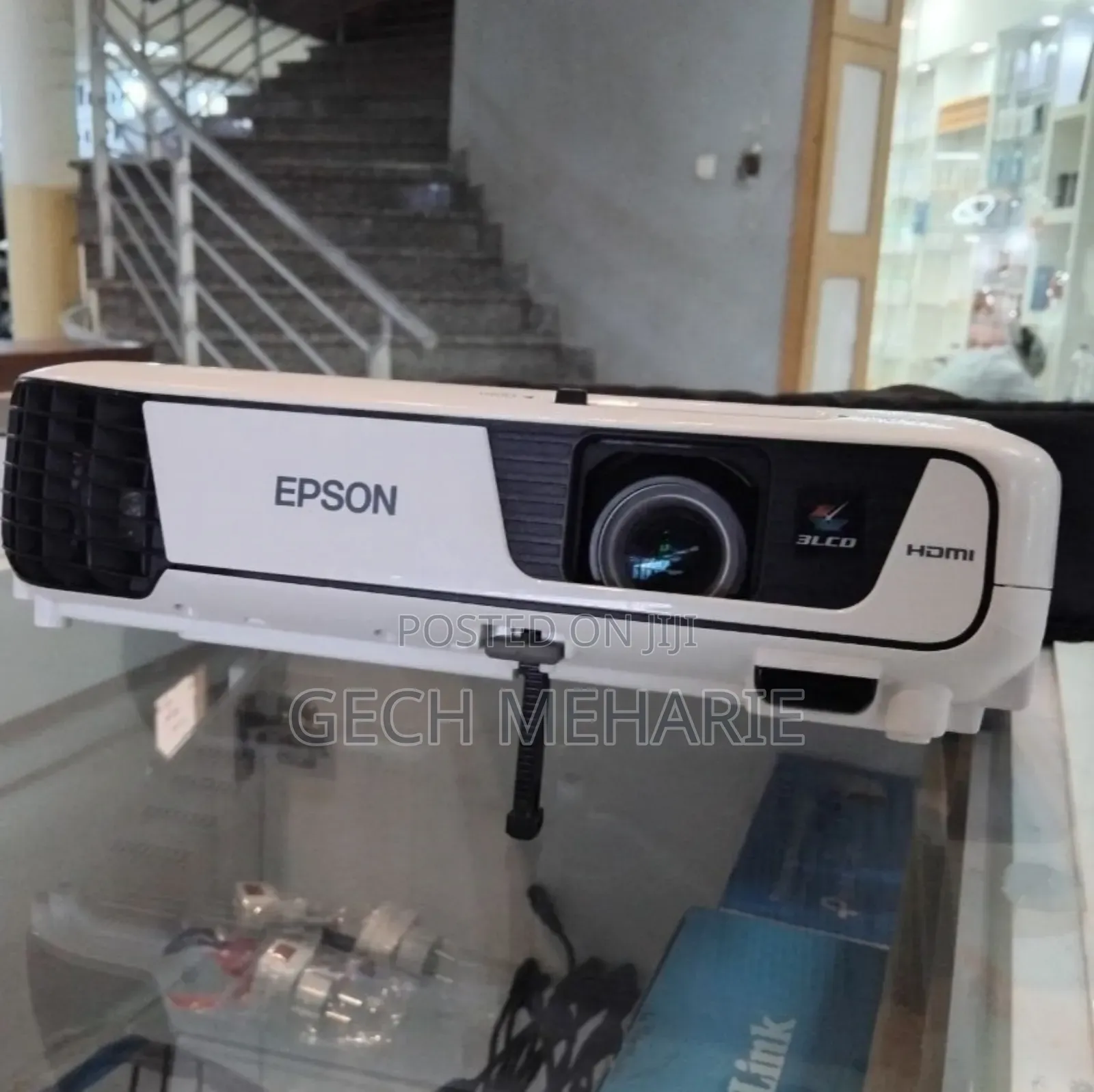 New EPSON Projector Model Name: Eb-X31 Has :7