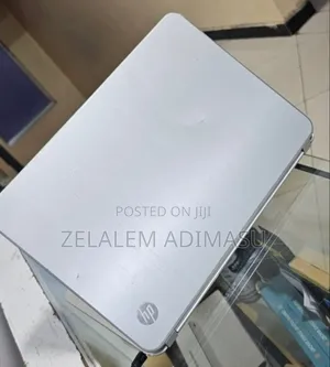 New Laptop HP Spectra 13 4GB Intel Core I5 SSD 128GB