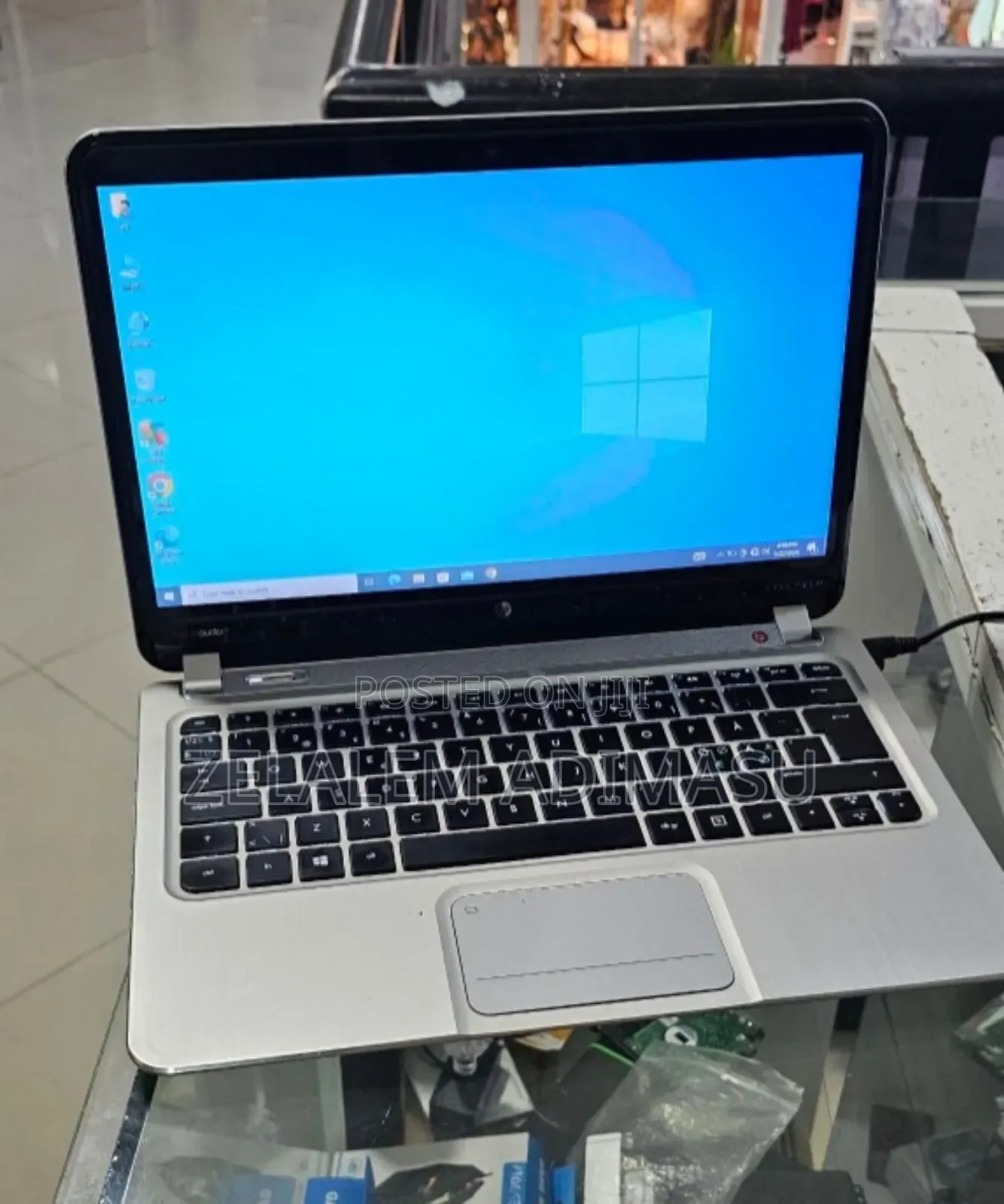 New Laptop HP Spectra 13 4GB Intel Core I5 SSD 128GB