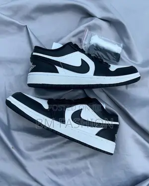 Air Jordan 1 Low Black and White