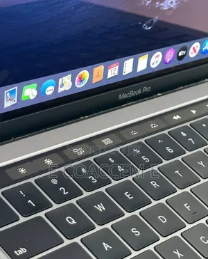 New Laptop Apple MacBook 8GB Intel Core I5 SSD 256GB