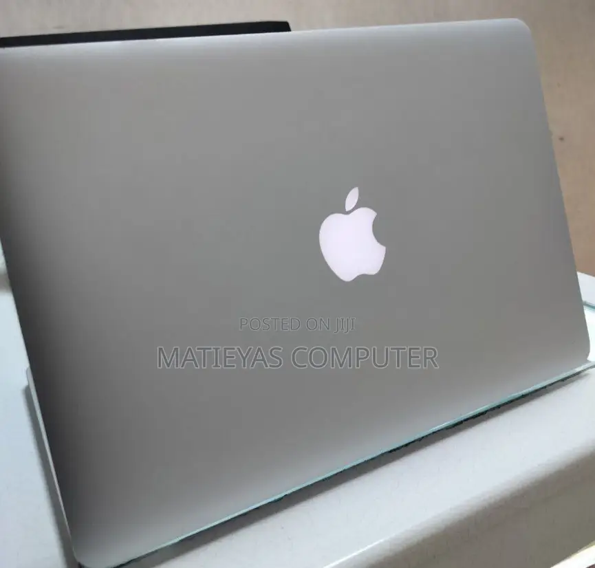 New Laptop Apple MacBook Pro 2013 8GB Intel Core I5 SSD 256GB